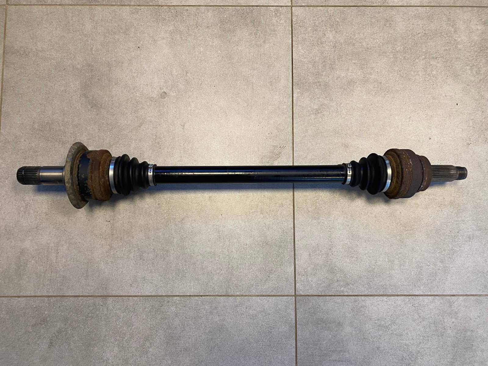 BMW X5 E70 F15 X6 E72 F16 Output Drive Shaft 33208609839