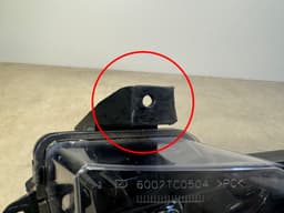 TESLA Tesla Model 3 Y Fog Light Front Right LED RH 1077396-00-D — thumbnail 3