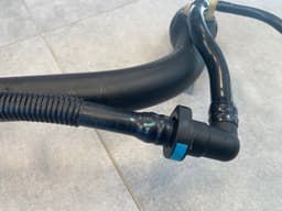BMW GENUINE BMW X5 E70 F15 X6 E71 F16 Plastic filler pipe 16117186702 — thumbnail 5