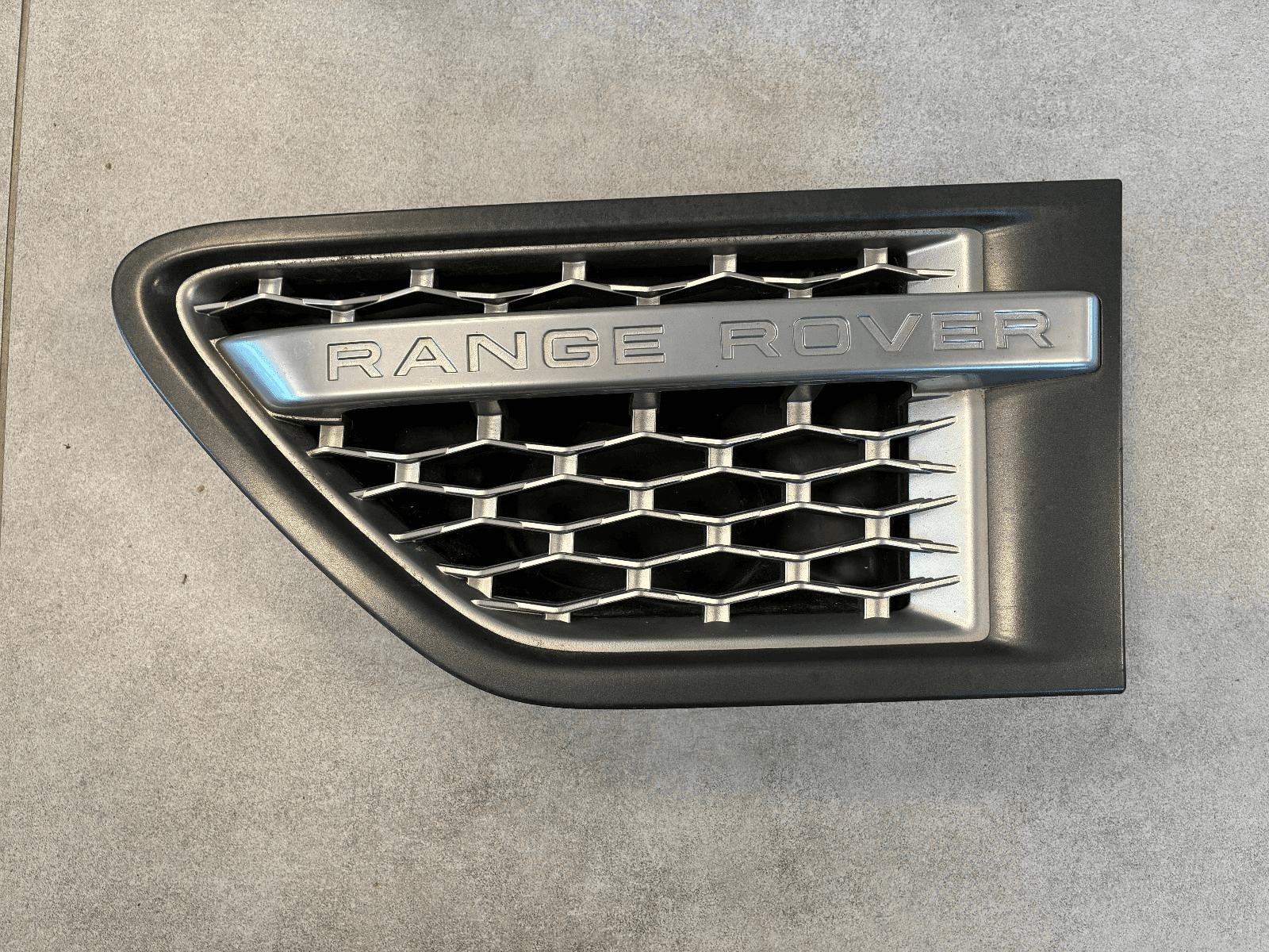 LAND ROVER GENUINE Land Rover Range Rover Sport L320 Front Left Wing Fender Grille