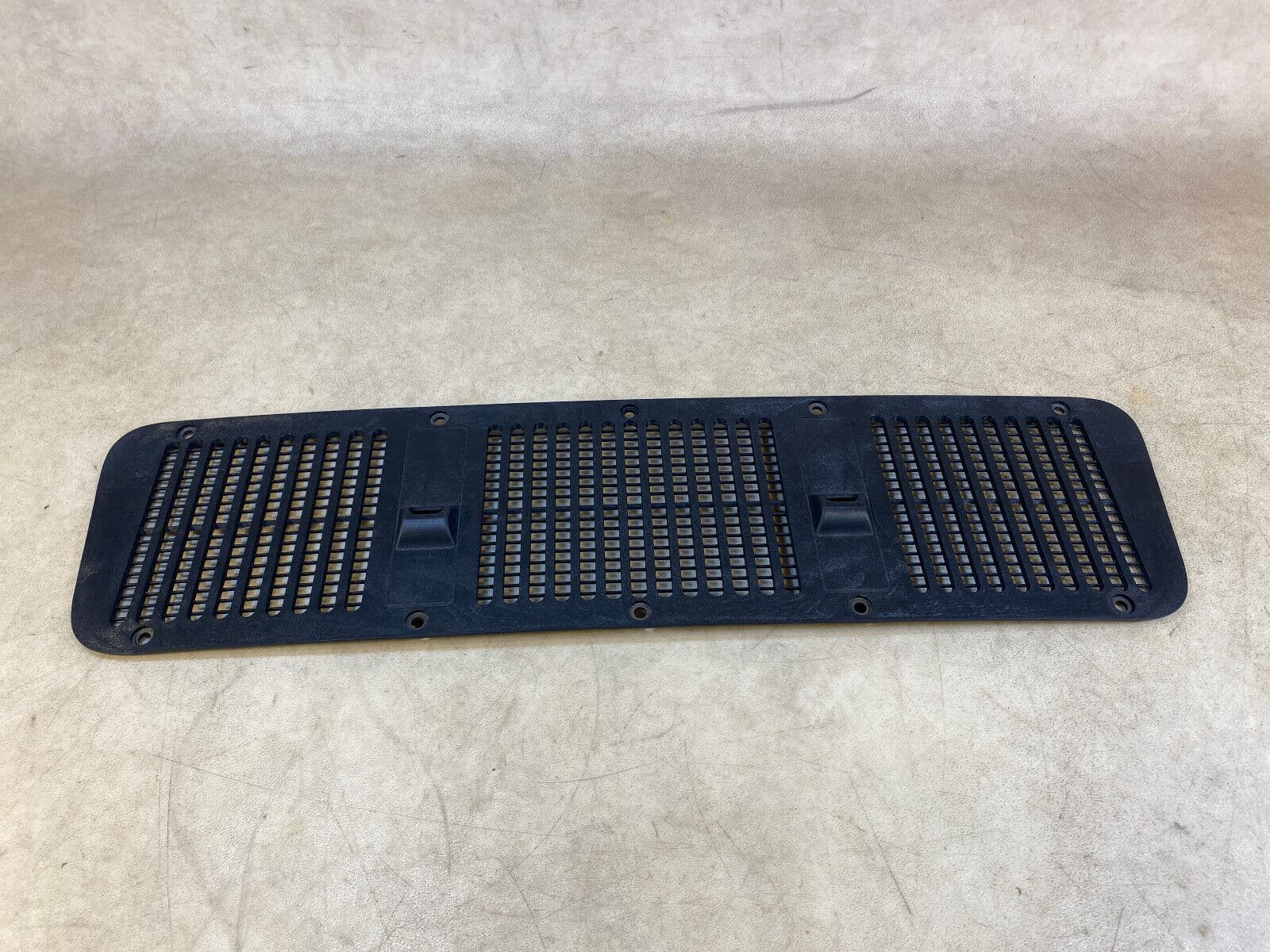 MERCEDES-BENZ Mercedes G class W463 GENUINE Hood Bonnet Grille Cover A4638870125