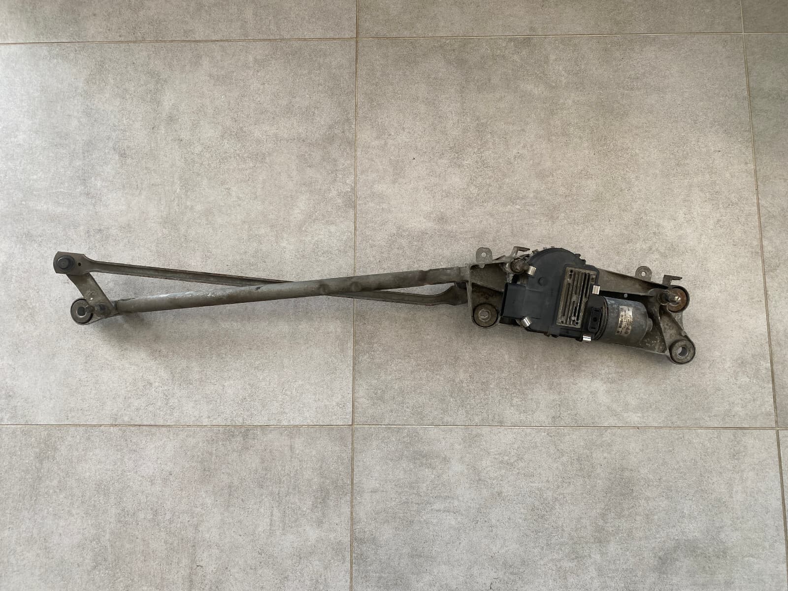 VW TOUAREG FRONT WIPER TIE RODS WITH MOTOR 7L0955601B