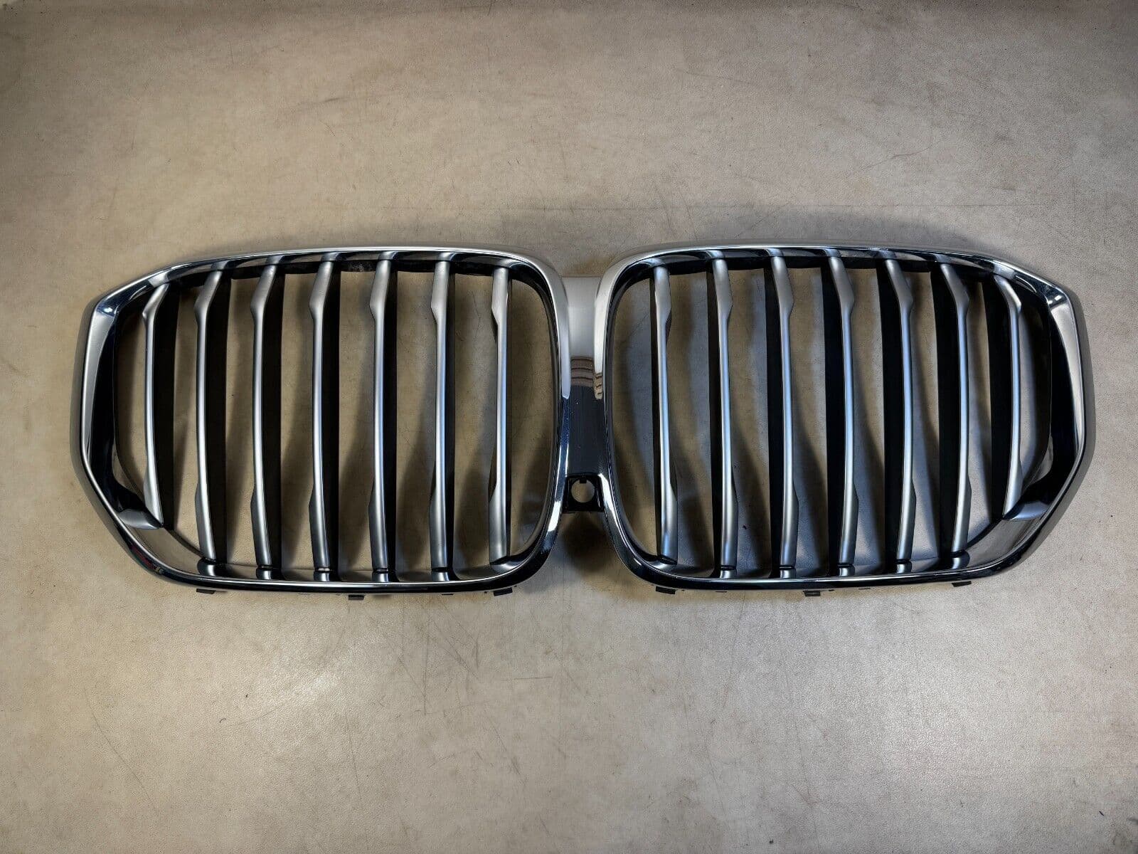 BMW GENUINE BMW X7 G07 Radiator Front Grille Chrome For Camera 51137454895