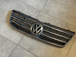 VW VW TOUAREG 7L 02-07 FRONT BUMPER GRILL BLACK SILVER CHROME With VW Badge — thumbnail 3