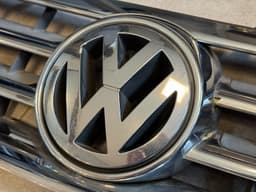 VW VW TOUAREG 7L 02-07 FRONT BUMPER GRILL BLACK SILVER CHROME With VW Badge — thumbnail 7