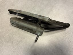 LAND ROVER GENUINE Land Rover Range Rover Sport L320 Hood Bonnet Hinge Left LR040748 — thumbnail 9