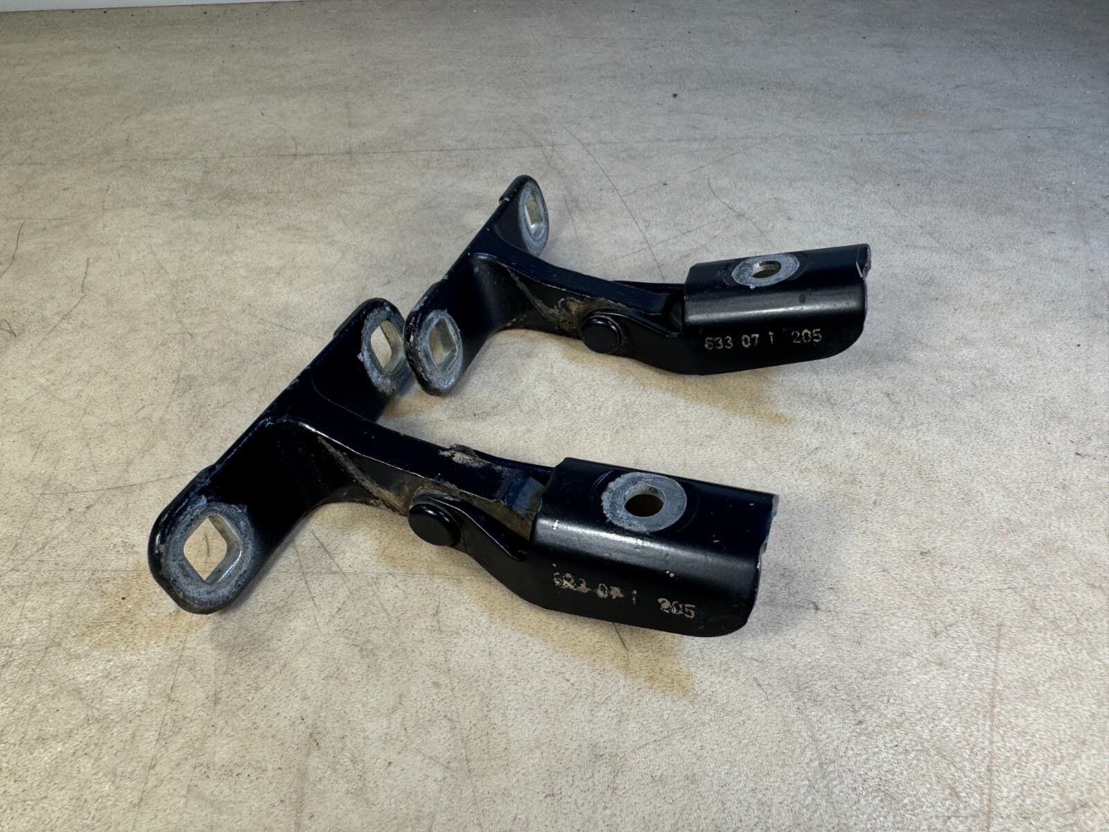 BMW BMW X5 E70 LCI Trunk Lid bottom Hinges lower part HINGE 41627170918 2 PCS BLACK