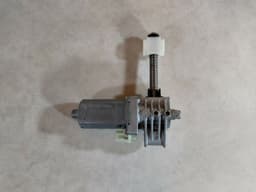 BMW 07-13 BMW X5 Front Right Seat Heigh Up / Down Adjustment Motor OEM 0390203273 — thumbnail 3