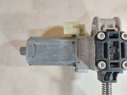 BMW 07-13 BMW X5 Front Right Seat Heigh Up / Down Adjustment Motor OEM 0390203273 — thumbnail 2