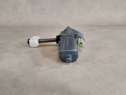 BMW 07-13 BMW X5 Front Right Seat Heigh Up / Down Adjustment Motor OEM 0390203273 — thumbnail 8