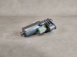 BMW 07-13 BMW X5 Front Right Seat Heigh Up / Down Adjustment Motor OEM 0390203273 — thumbnail 9