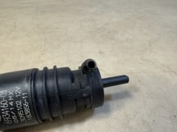 BMW Genuine BMW F10 7 F01 X3 F25 X5 E70 X6 E71 Wash pump Washer 67126934160 — thumbnail 6