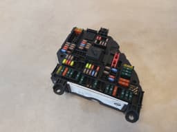 BMW BMW 5 6 7"s F07 F10 F11 F06 F12 F13 F01 F02 F03 F04 REAR POWER BOX 61149252812 — thumbnail 5