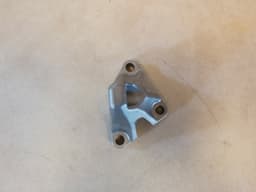 BMW BMW 3 5 6 7 8 X3 X4 X5 X6 X7 G-SERIES 3.0 disel FUEL PUMP MOUNTING BRACKET — thumbnail 4