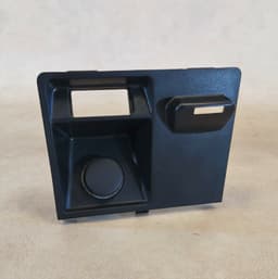 BMW 07-13 BMW E70 X5 FRONT CENTER CONSOLE USB AUX PORT 12V SOCKET PANEL 9115084 OEM — thumbnail 1