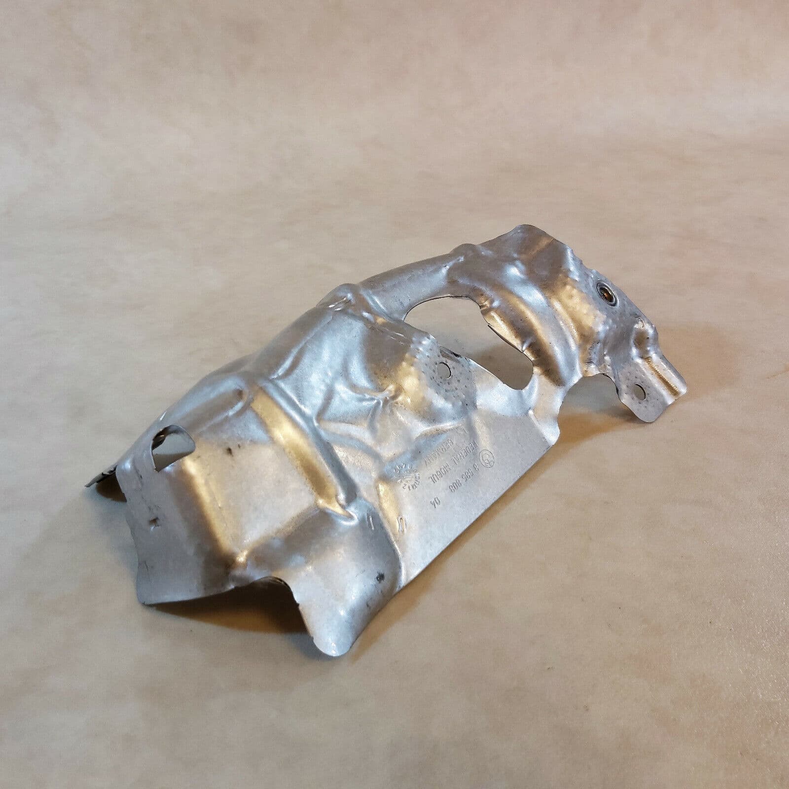 BMW Original BMW f45 f46 f48 f39 MINI f60 11628585808 8585808 8 585 808 Heat Shield