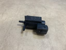 BMW Genuine BMW X5 E70 X6 E71 Vacuum Control Solenoid Valve 11747810831 — thumbnail 4