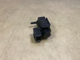 BMW Genuine BMW X5 E70 X6 E71 Vacuum Control Solenoid Valve 11747810831 — thumbnail 3