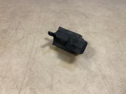 BMW Genuine BMW X5 E70 X6 E71 Vacuum Control Solenoid Valve 11747810831 — thumbnail 10