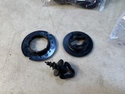 BMW BMW 7 E23 GENUINE NEW Mat Carpet Lock Bracket x4 psc — thumbnail 5