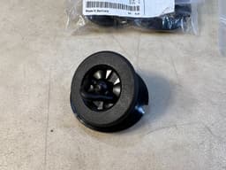 BMW BMW 7 E23 GENUINE NEW Mat Carpet Lock Bracket x4 psc — thumbnail 10