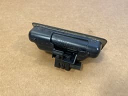 BMW GENUINE BMW X5 E70 E70 LCI X6 E71 E72 Boot lid/tailgate pushbutton 51247118158 — thumbnail 4
