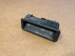 BMW GENUINE BMW X5 E70 E70 LCI X6 E71 E72 Boot lid/tailgate pushbutton 51247118158 — thumbnail 2