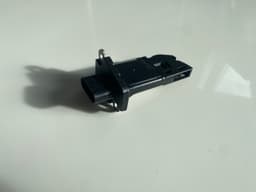 BMW GENUINE BMW 3 F30 5 F10 7 F01 X5 E70 F15 Hot Film Mass Air Meter Flow Sensor — thumbnail 1