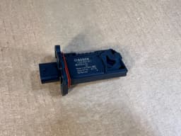 BMW NEW GENUINE BMW G20 G30 G01 G05 MINI 8583496 Hot Film Mass Air Meter Flow Sensor — thumbnail 1