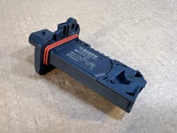 BMW NEW GENUINE BMW G20 G30 G01 G05 MINI 8583496 Hot Film Mass Air Meter Flow Sensor — thumbnail 8