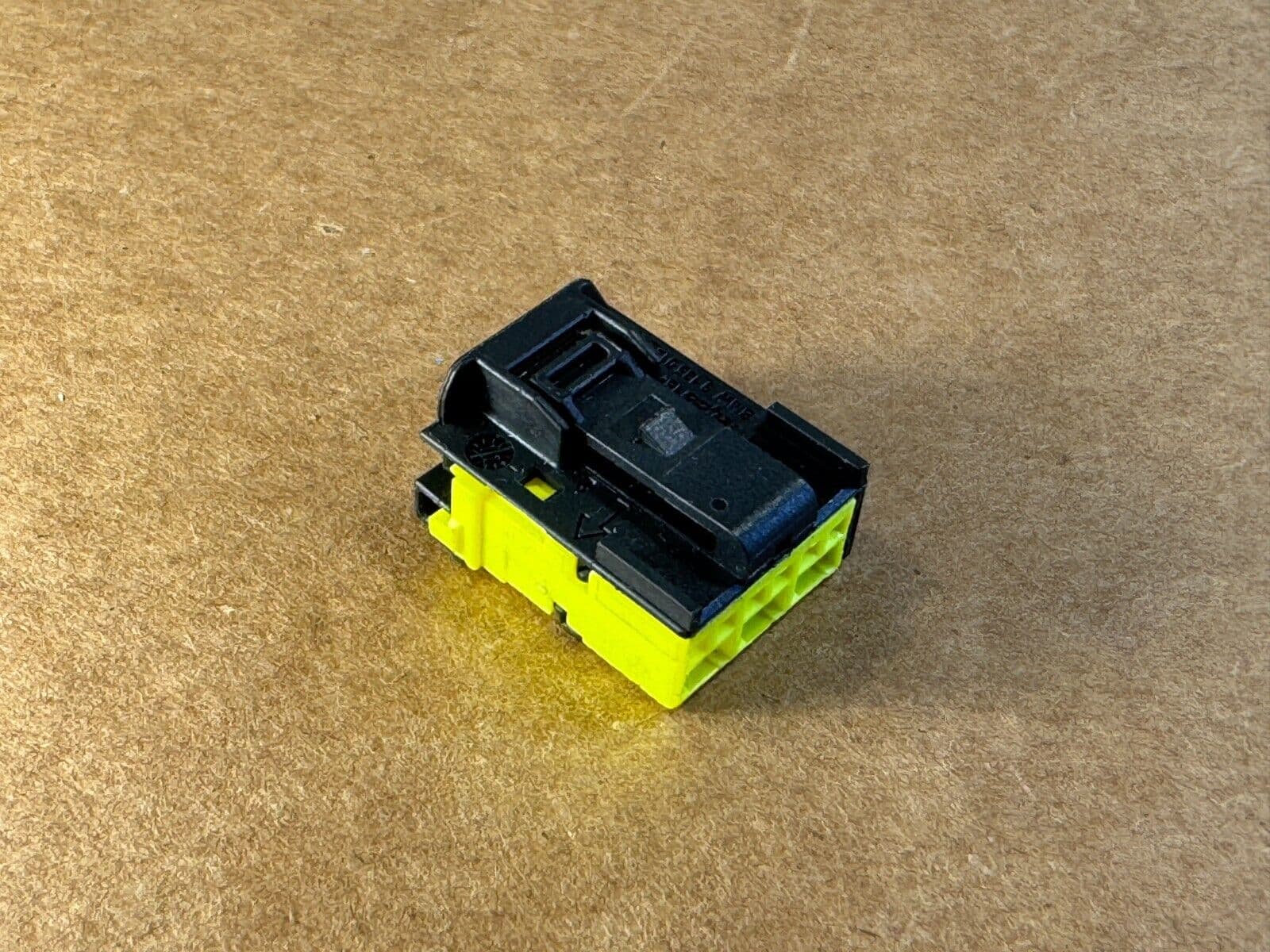 Genuine BMW F G Series Steering Wheel Wire Connector Horh Plug Cover 9135012