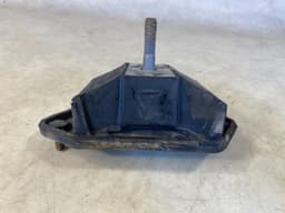 BMW BMW E23 7 SERIES Rubber Mounting Right 11811175307 — thumbnail 1