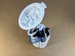 BMW NEW GENUINE BMW 1 F40 2 F44 MINI F54 FUEL FEED UNIT SUPPLY MODULE 16117300472 — thumbnail 1