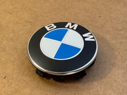 BMW ORIGINAL Wheel hub cap 56mm with a chrome-plated border BMW G series 36136850834 — thumbnail 1