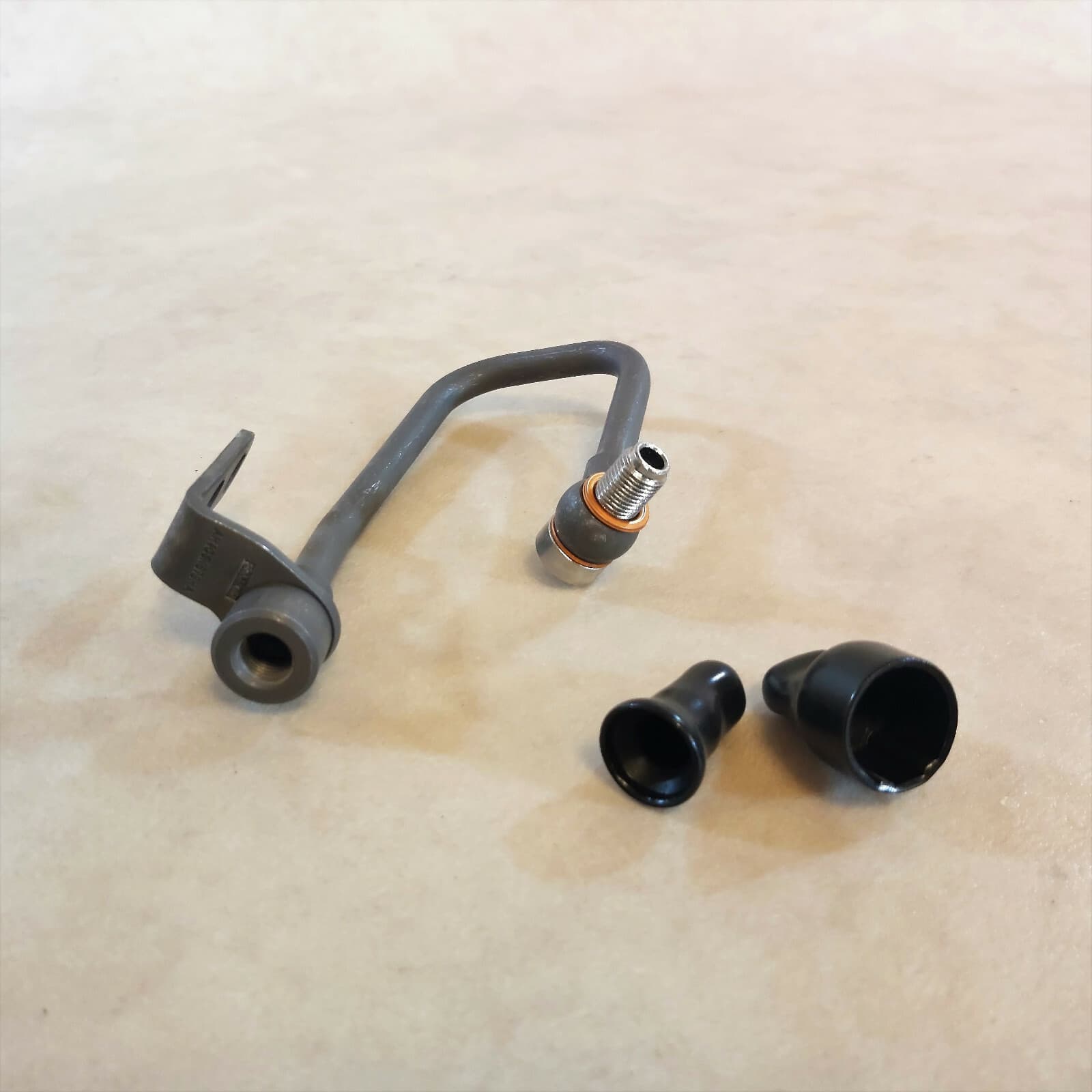 LAND ROVER RANGE ROVER 2010-2012 4.4L V8 DIESEL OIL FEED PIPE RIGHT LR022787
