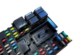 LAND ROVER GENUINE Land Rover Range Rover Sport L320 Control Fuse Box LR032733 — thumbnail 4