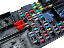LAND ROVER GENUINE Land Rover Range Rover Sport L320 Control Fuse Box LR032733 — thumbnail 3