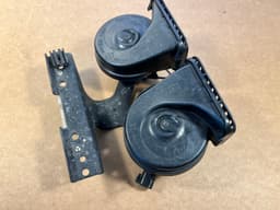 LAND ROVER Land Rover Range Rover L322 Sport L320 Genuine Dual Tone Note Signal High & Low — thumbnail 4