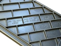 LAND ROVER GENUINE Land Rover Range Rover Sport L320 Center Console Rubber Mat LR021373 — thumbnail 7