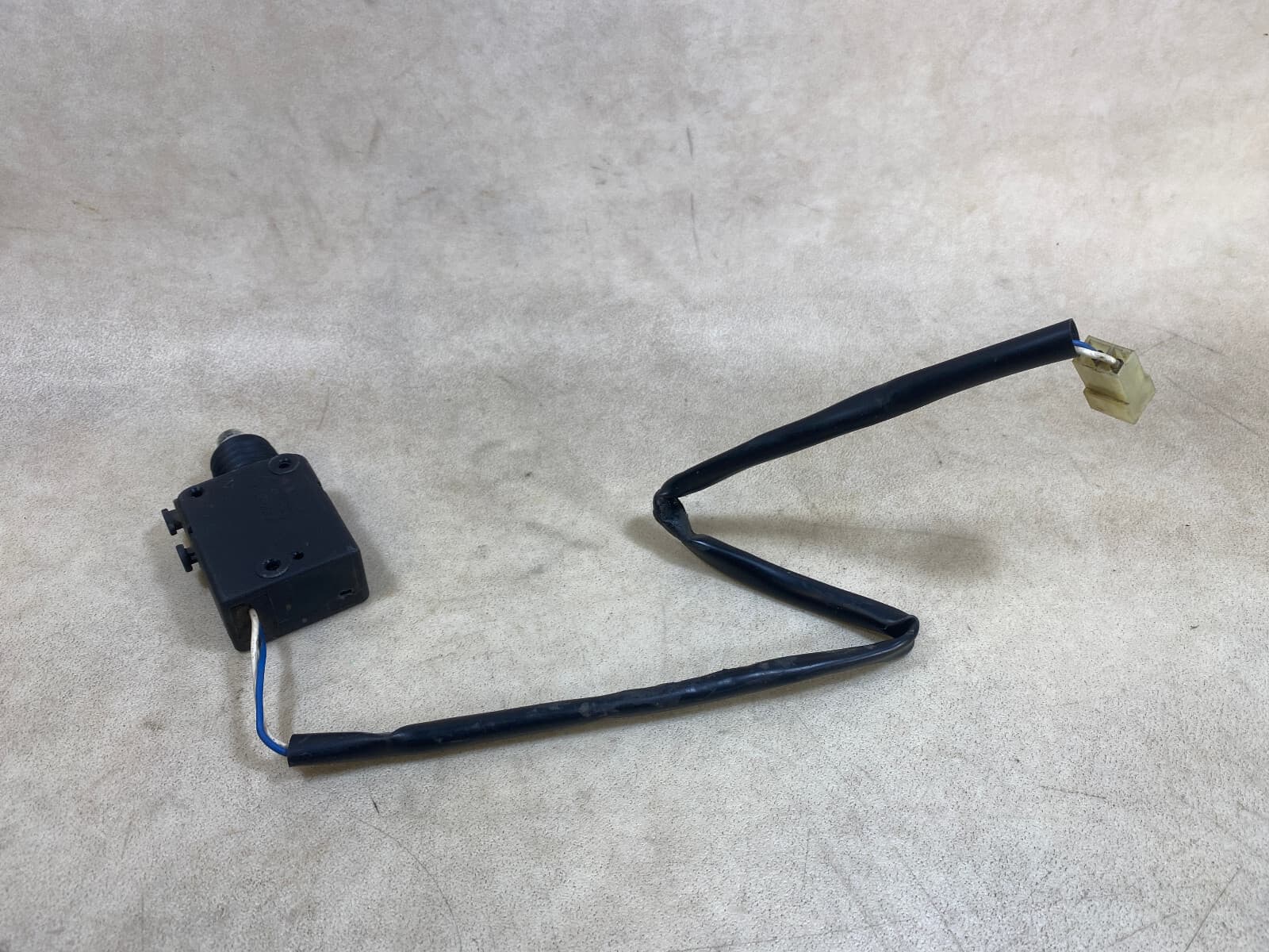 MERCEDES-BENZ Mercedes G class W463 Genuine Door Lock Actuator A0048202542