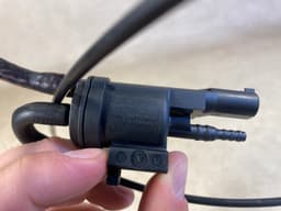MERCEDES-BENZ Mercedes G class W463 GENUINE Switch valve A0025407097 — thumbnail 4