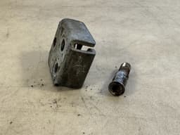 MERCEDES-BENZ Mercedes G class W463 Genuine Lock Wedge Right side A4637230803 — thumbnail 8