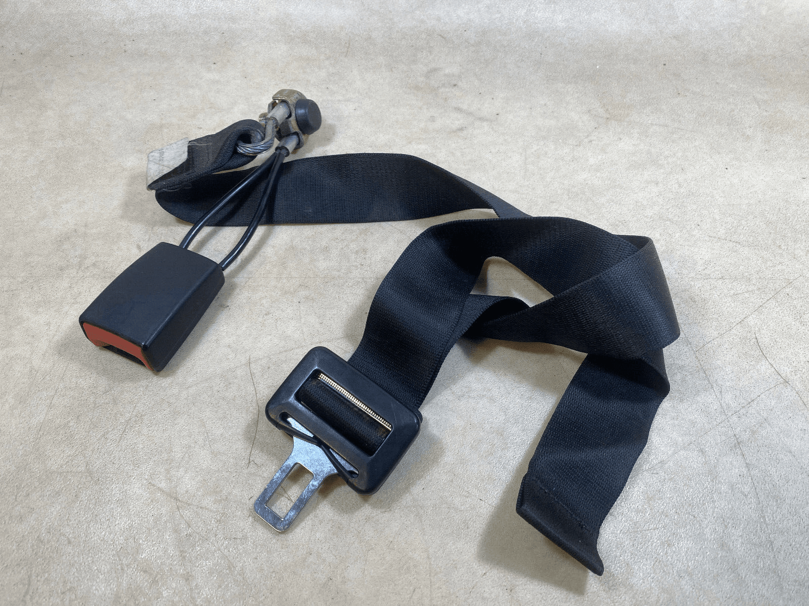 MERCEDES-BENZ Mercedes G class W463 Genuine Rear Center SEAT BELT 2001-2012 Year