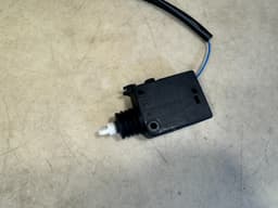 MERCEDES-BENZ Mercedes G class W463 Genuine Door Lock Actuator A0048202542 — thumbnail 2