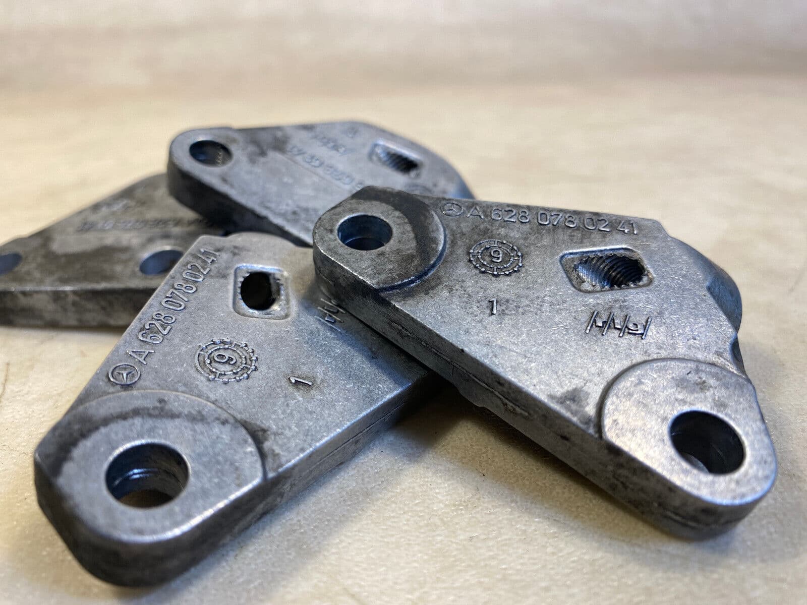 MERCEDES-BENZ Mercedes G class W463 Bracket SET A6280780141 A6280780241