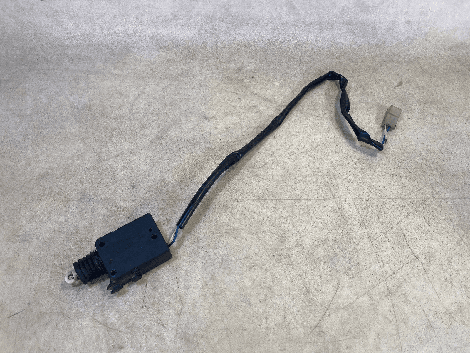 Mercedes G class W463 Genuine Door Lock Actuator A0048202542