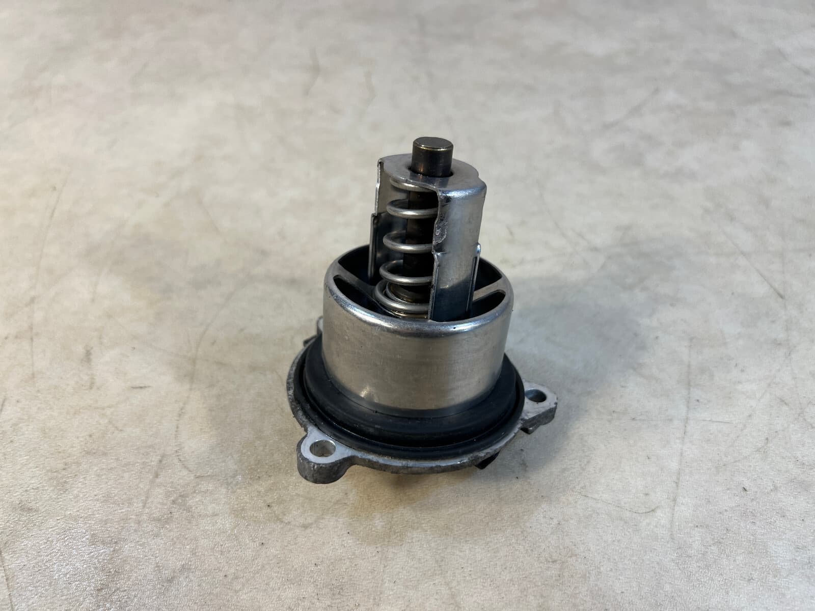 PORSCHE Porsche 911 991 Cayman 981 Genuine Thermostat 9A110622603
