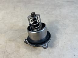 PORSCHE Porsche 911 991 Cayman 981 Genuine Thermostat 9A110622603 — thumbnail 2