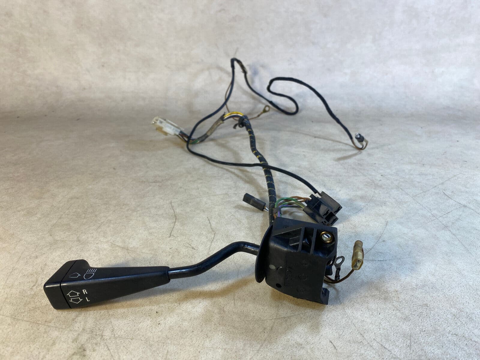 GENUINE BMW 7 E23 Turn Signal Switch 61311372100