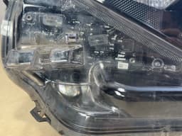 TOYOTA Genuine Toyota Auris II Facelift Halogen Headlights Left LED TFL 81150-02K30 — thumbnail 6